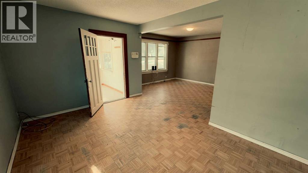 5115 46 Street - 15