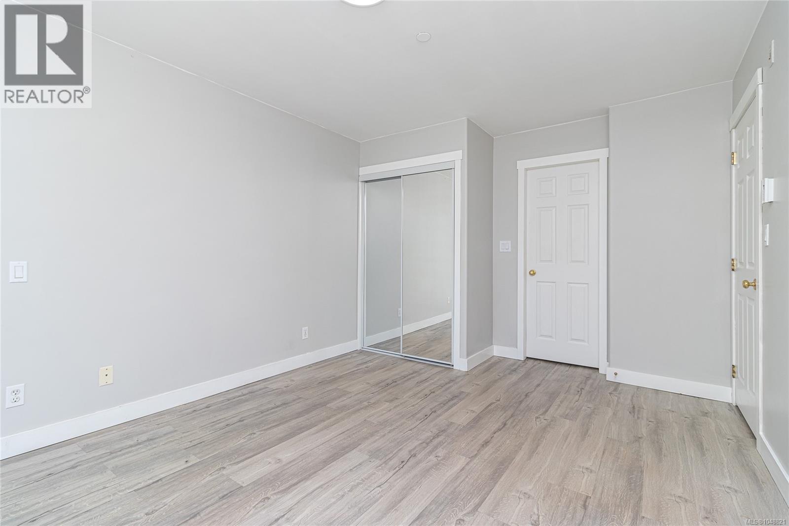 #401 893 Hockley Ave - 14