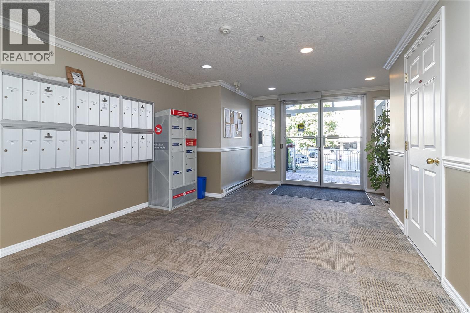 #401 893 Hockley Ave - 3