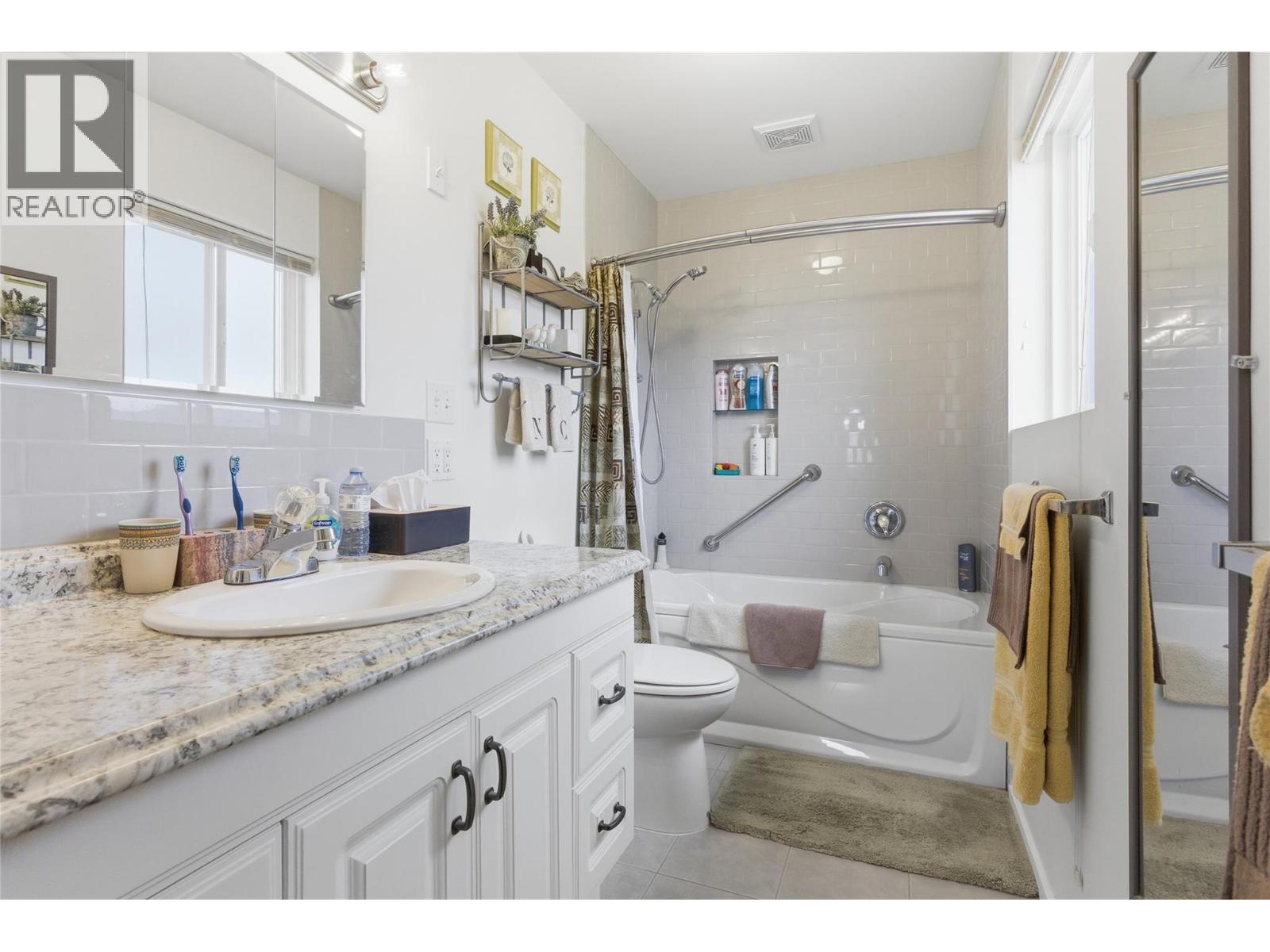 6584 PINECREST Drive - Image 20