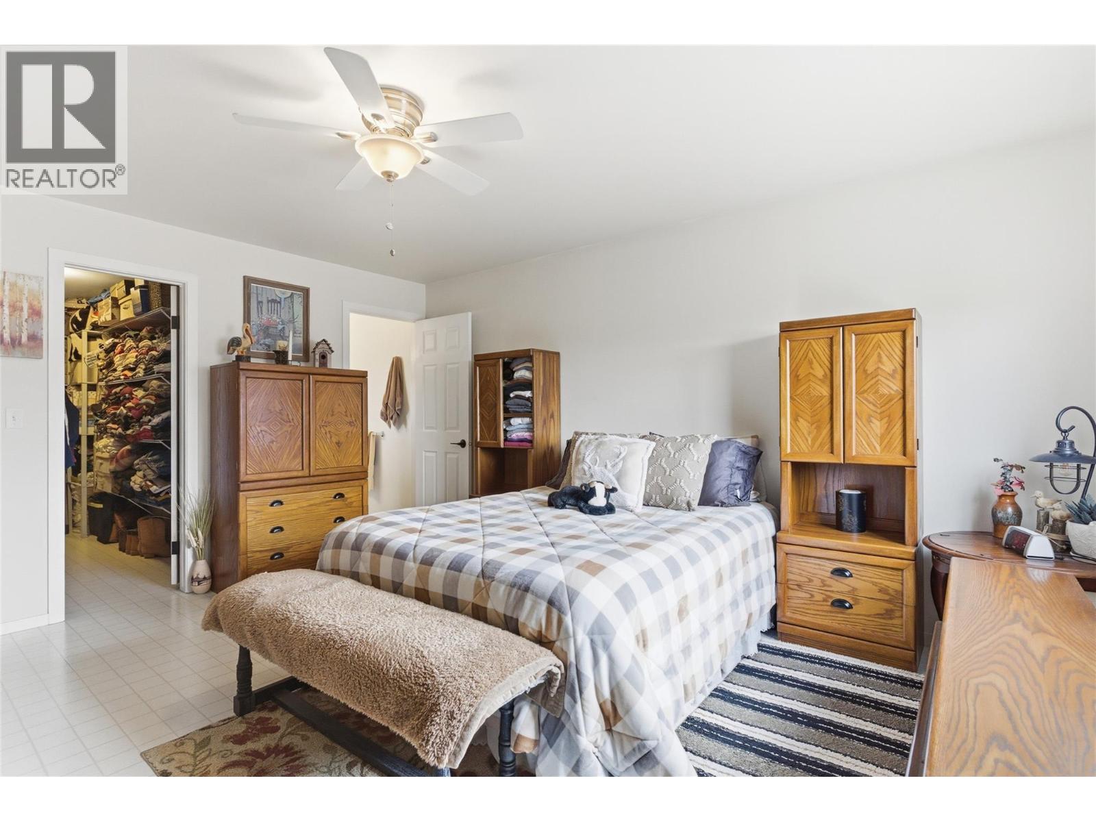 6584 PINECREST Drive - Image 19