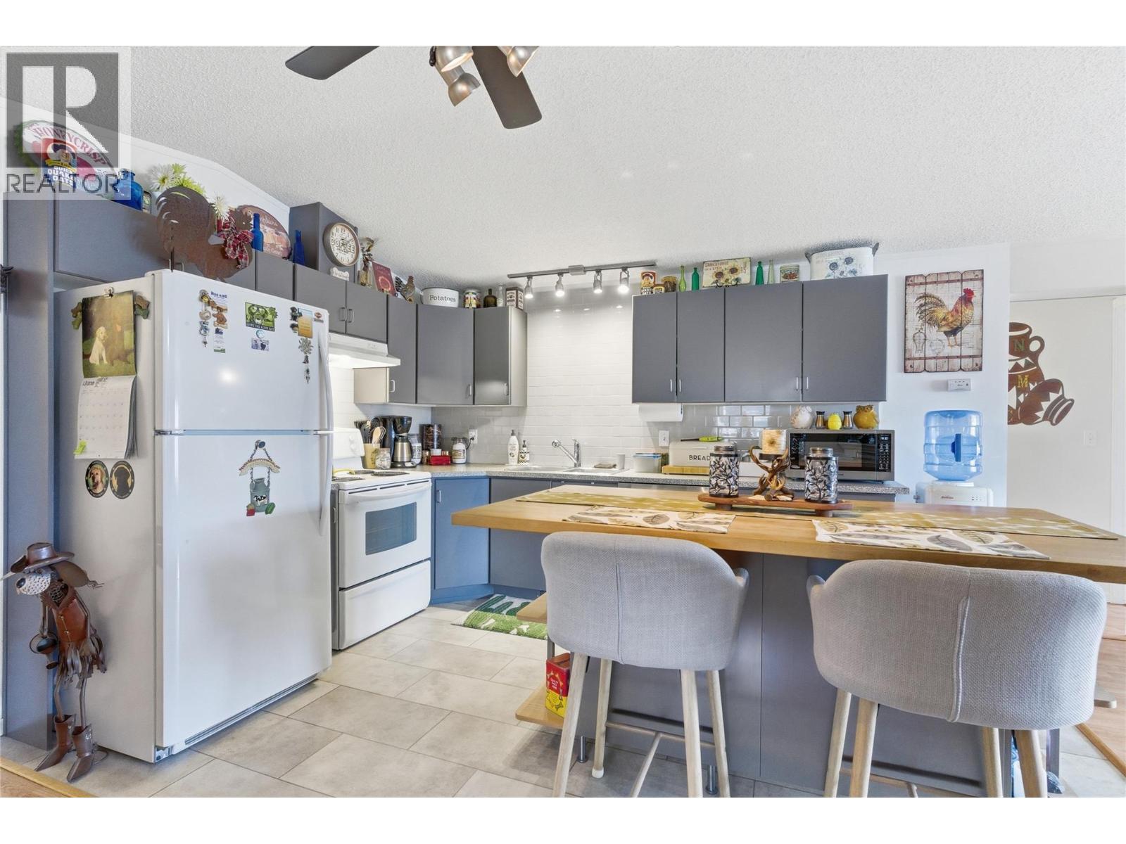 6584 PINECREST Drive - Image 27