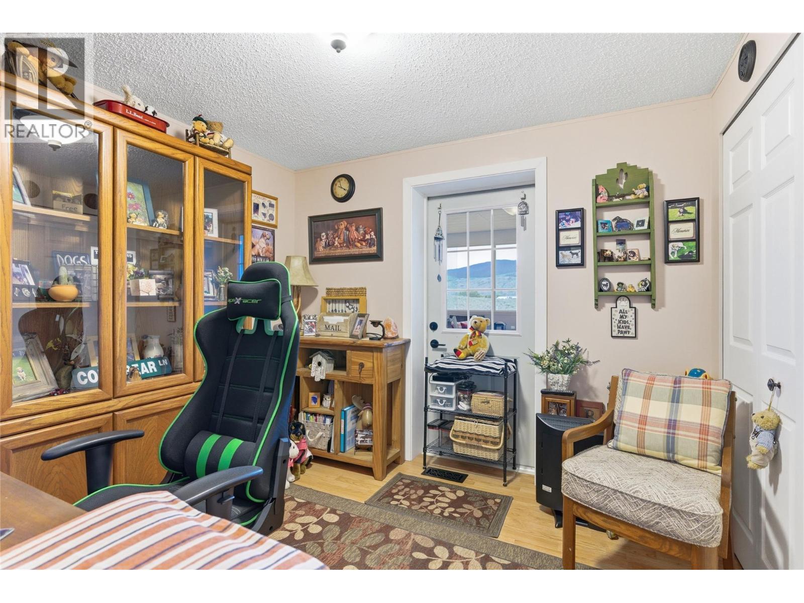 6584 PINECREST Drive - 17