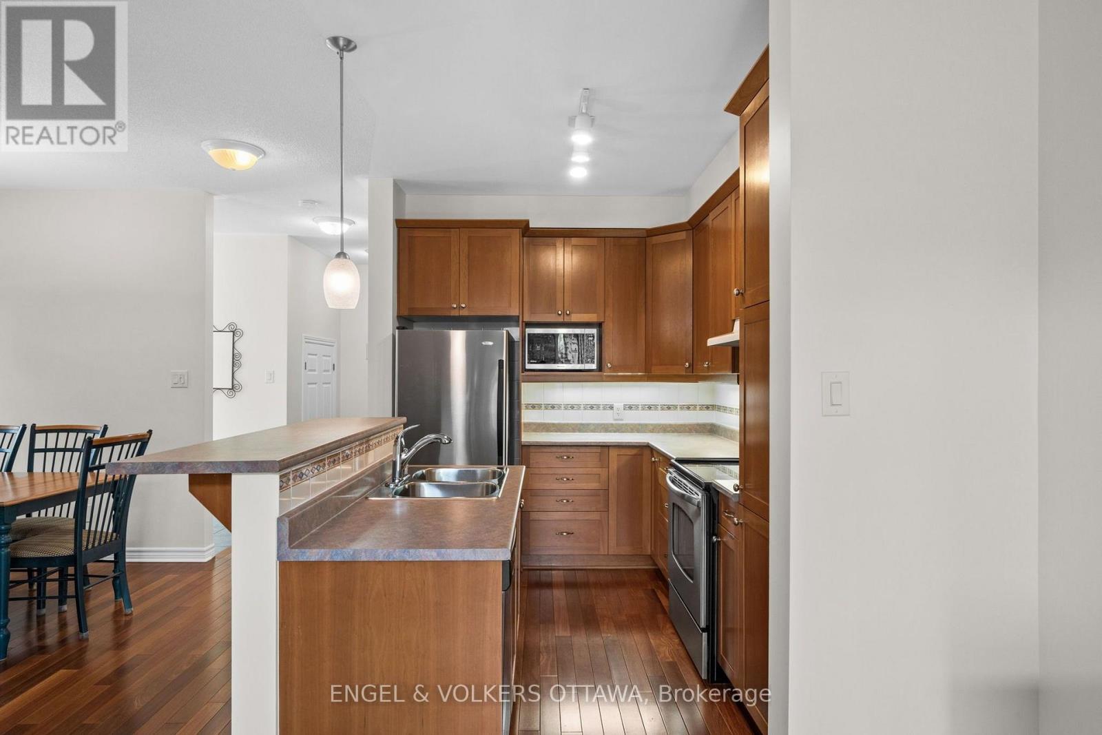 268 HORSESHOE CRESCENT - 7