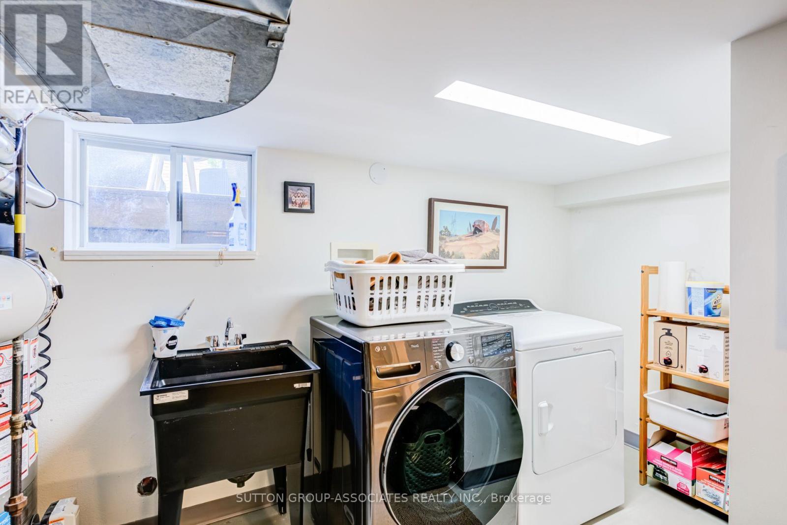 165 SHERIDAN AVENUE - Image 32