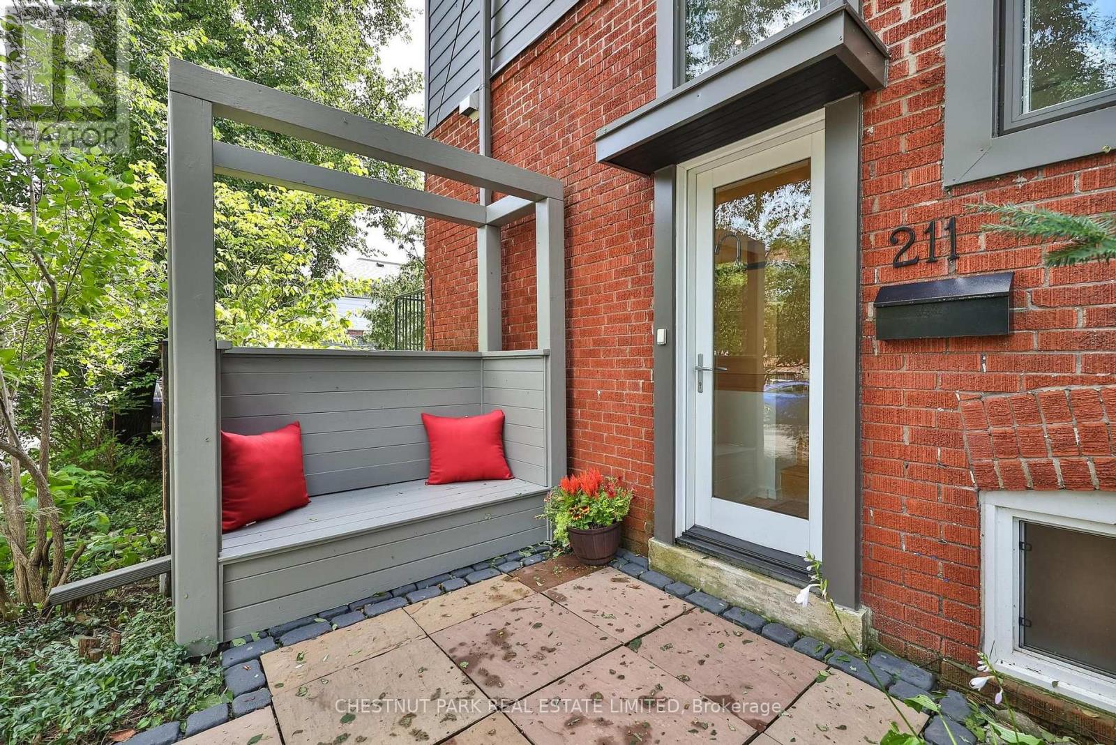 211 SNOWDON AVENUE - 3