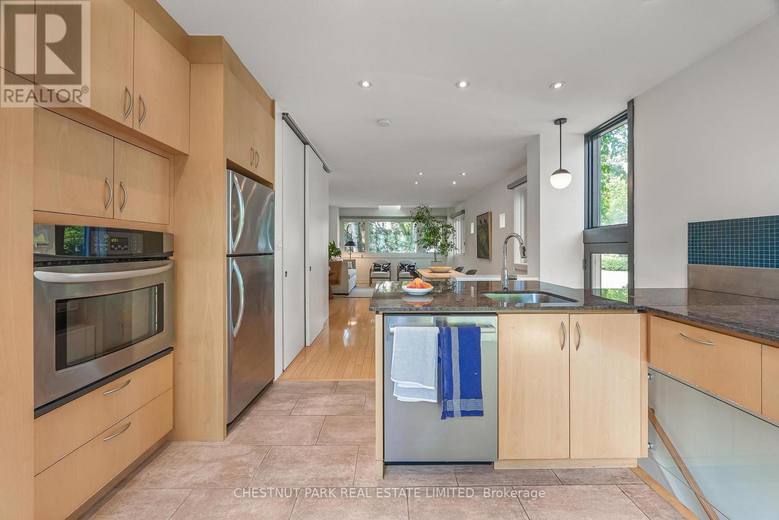 211 SNOWDON AVENUE - 8