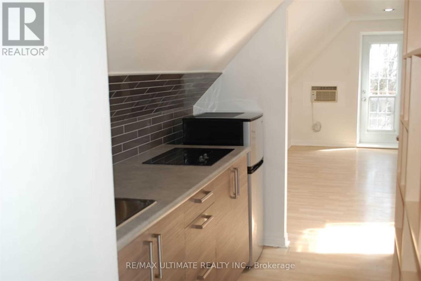 93 SPADINA ROAD - Image 38