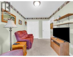 Family room/Fireplace - 74 Gosfield Townline West, Essex, ON N8M1Y7 Photo 7
