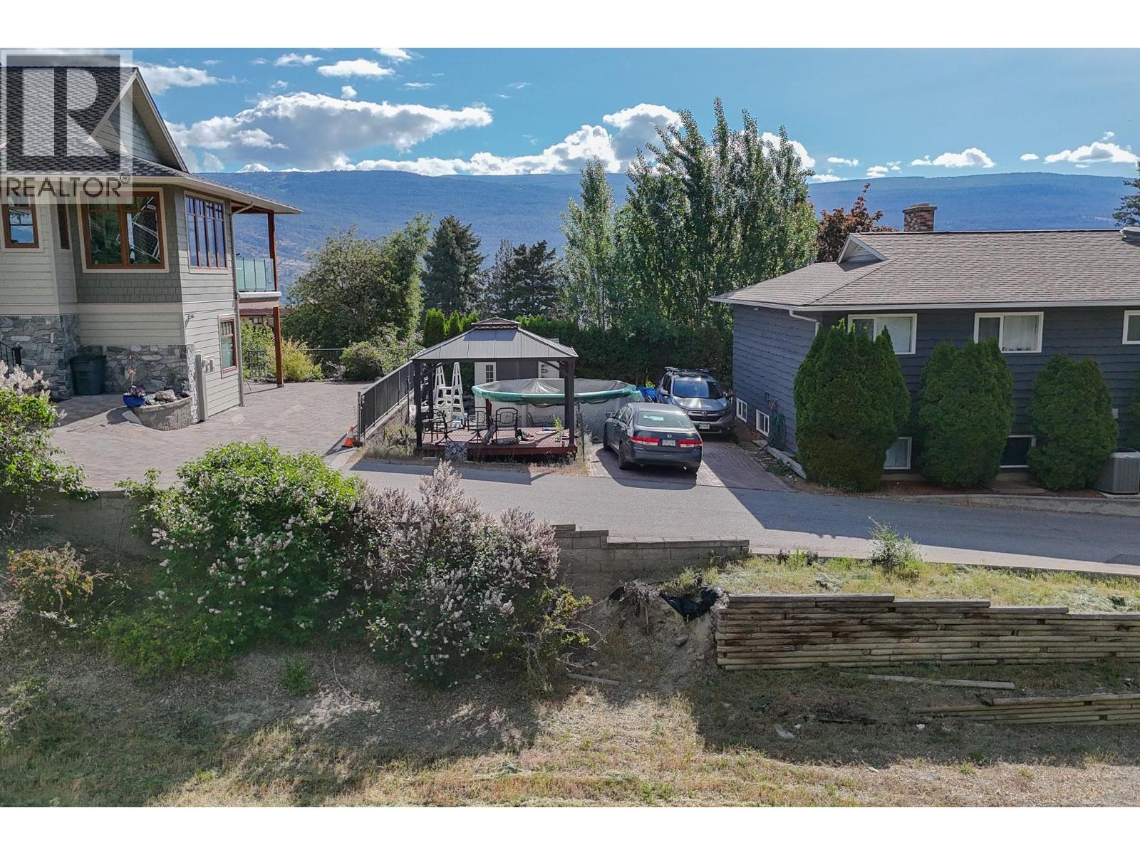 6108 Austin Street, Summerland