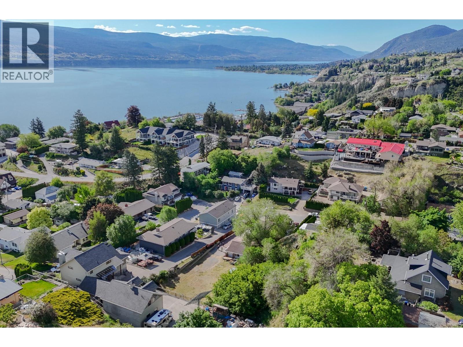 6108 Austin Street, Summerland
