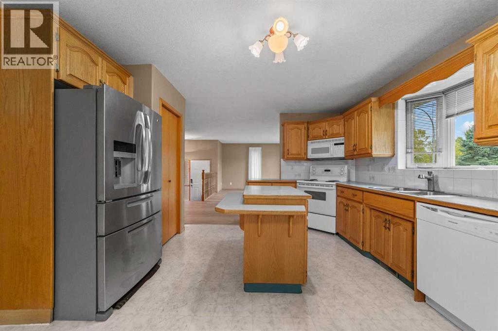 Listing photo – 5403 64 Street, Camrose
