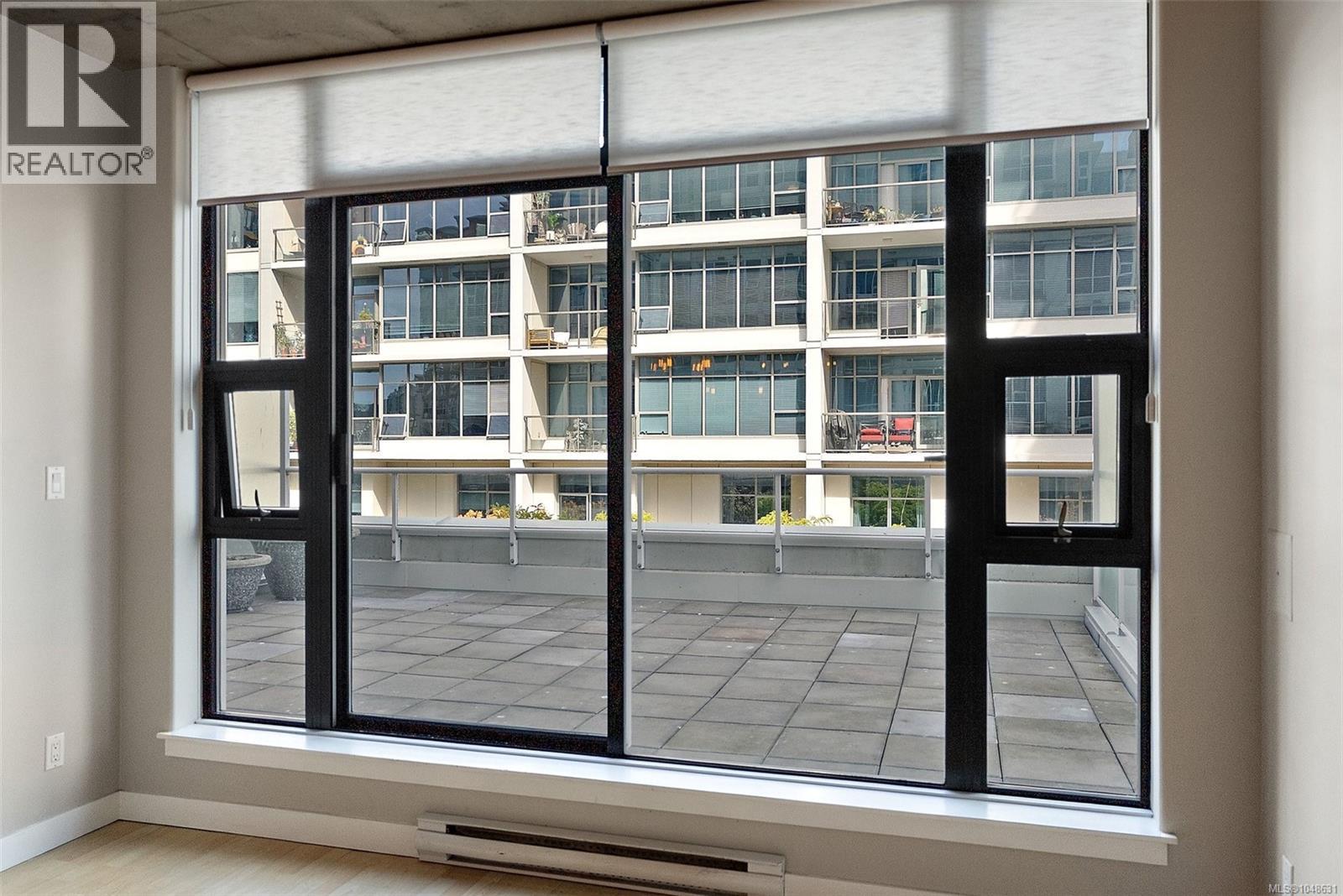 #301 860 View St - 15