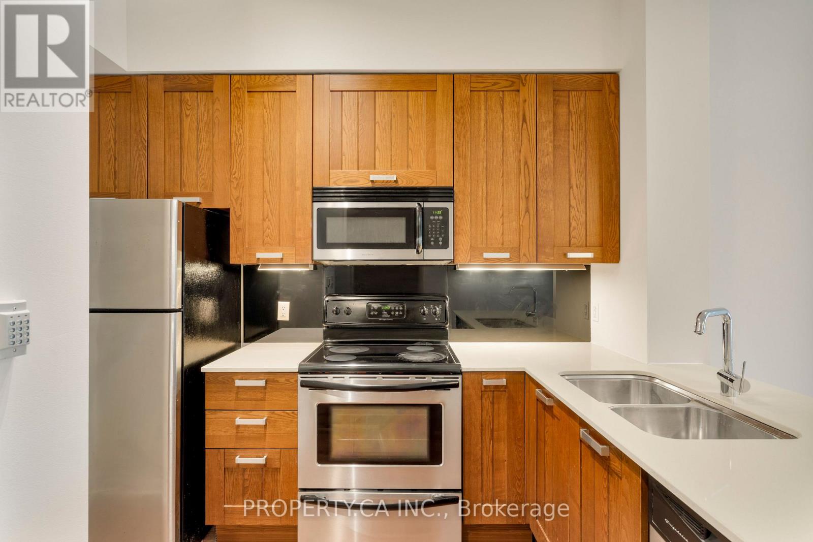 #703 3391 BLOOR STREET W - 10