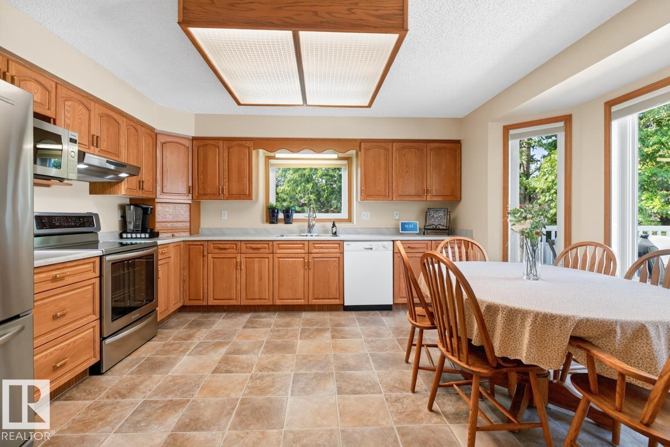 133 MEADOWVIEW DR - 11