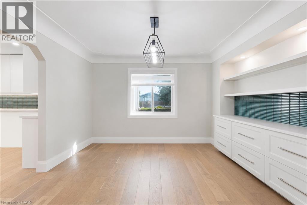 285 BEACH Boulevard - Image 13