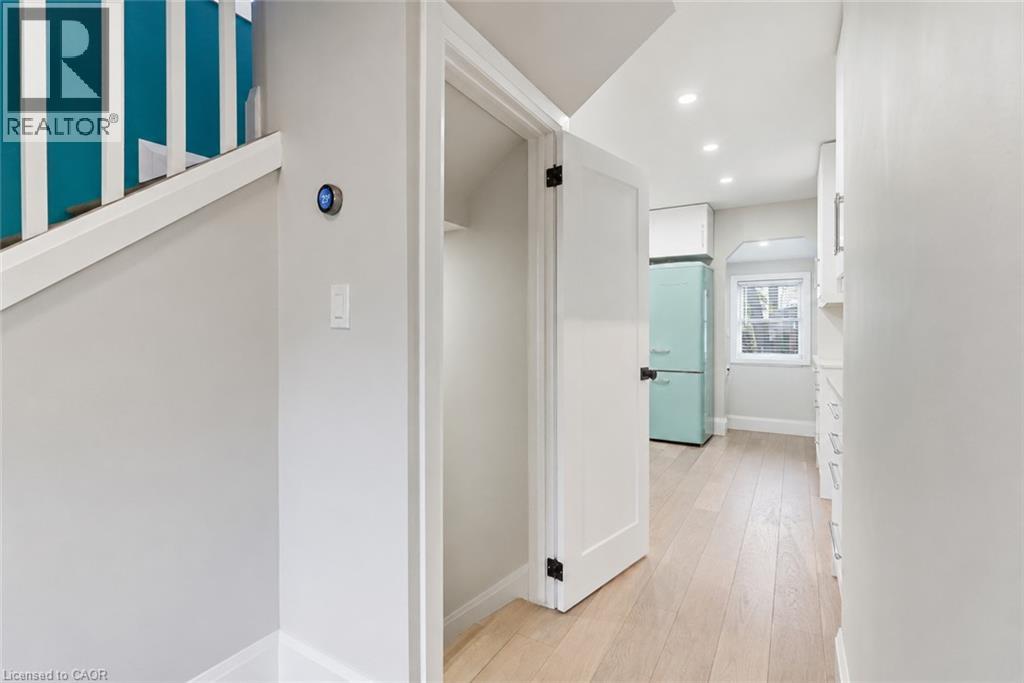 285 BEACH Boulevard, Hamilton — photo 8