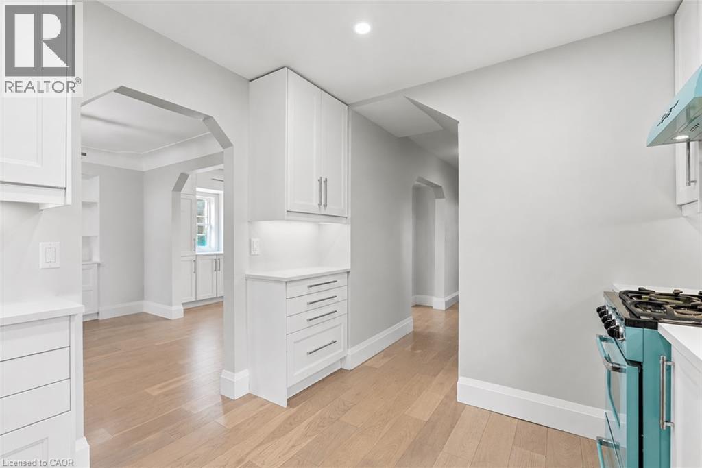 285 BEACH Boulevard - Image 17