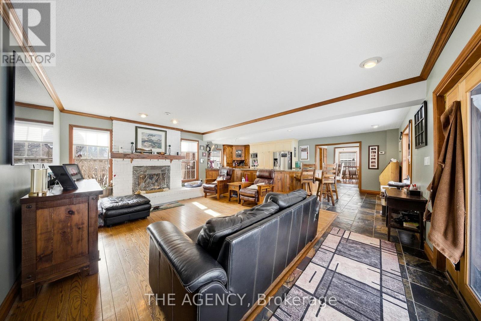 30 GOODFELLOW CRESCENT - 11