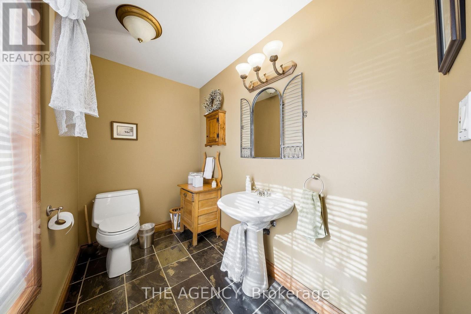 30 GOODFELLOW CRESCENT - 20
