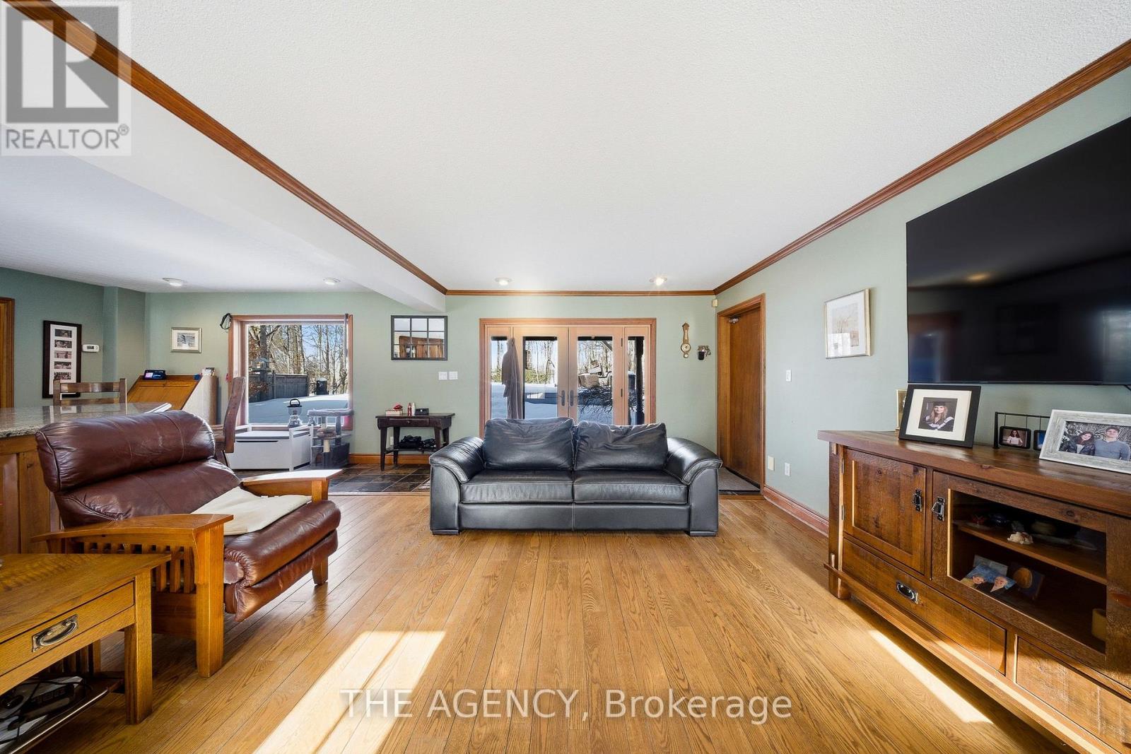 30 GOODFELLOW CRESCENT - 7