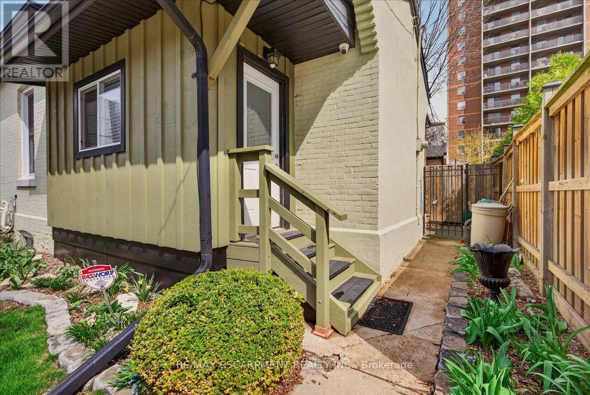 139 QUEEN STREET S - Image 28