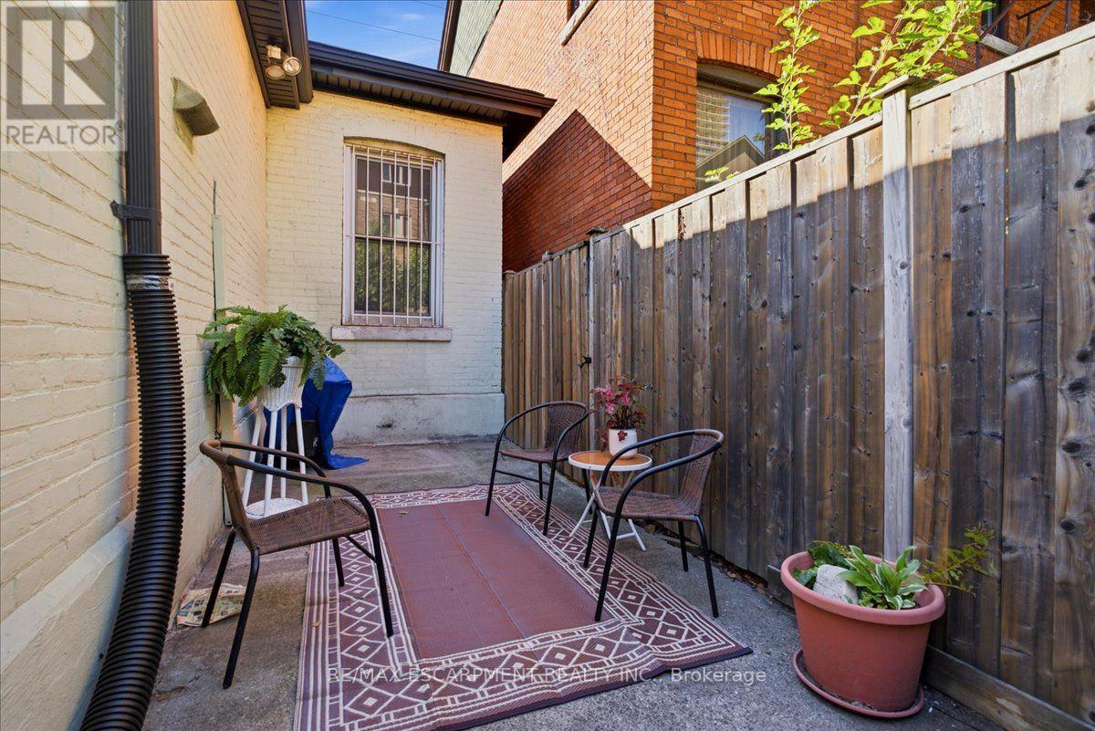 139 QUEEN STREET S - Image 29