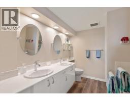 318 10 Paul Kane Pl, Victoria, BC V9A7J8 Photo 17