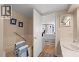 318 10 Paul Kane Pl, Victoria, BC V9A7J8 Photo 18