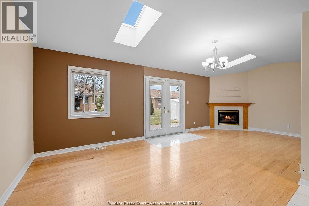 850 HACIENDA COURT, Windsor — photo 8