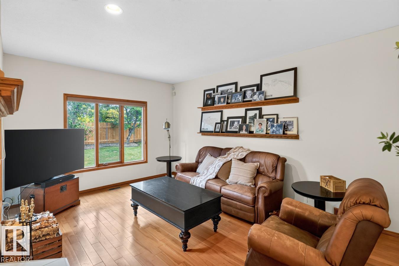 14 NEWPORT DR - 18