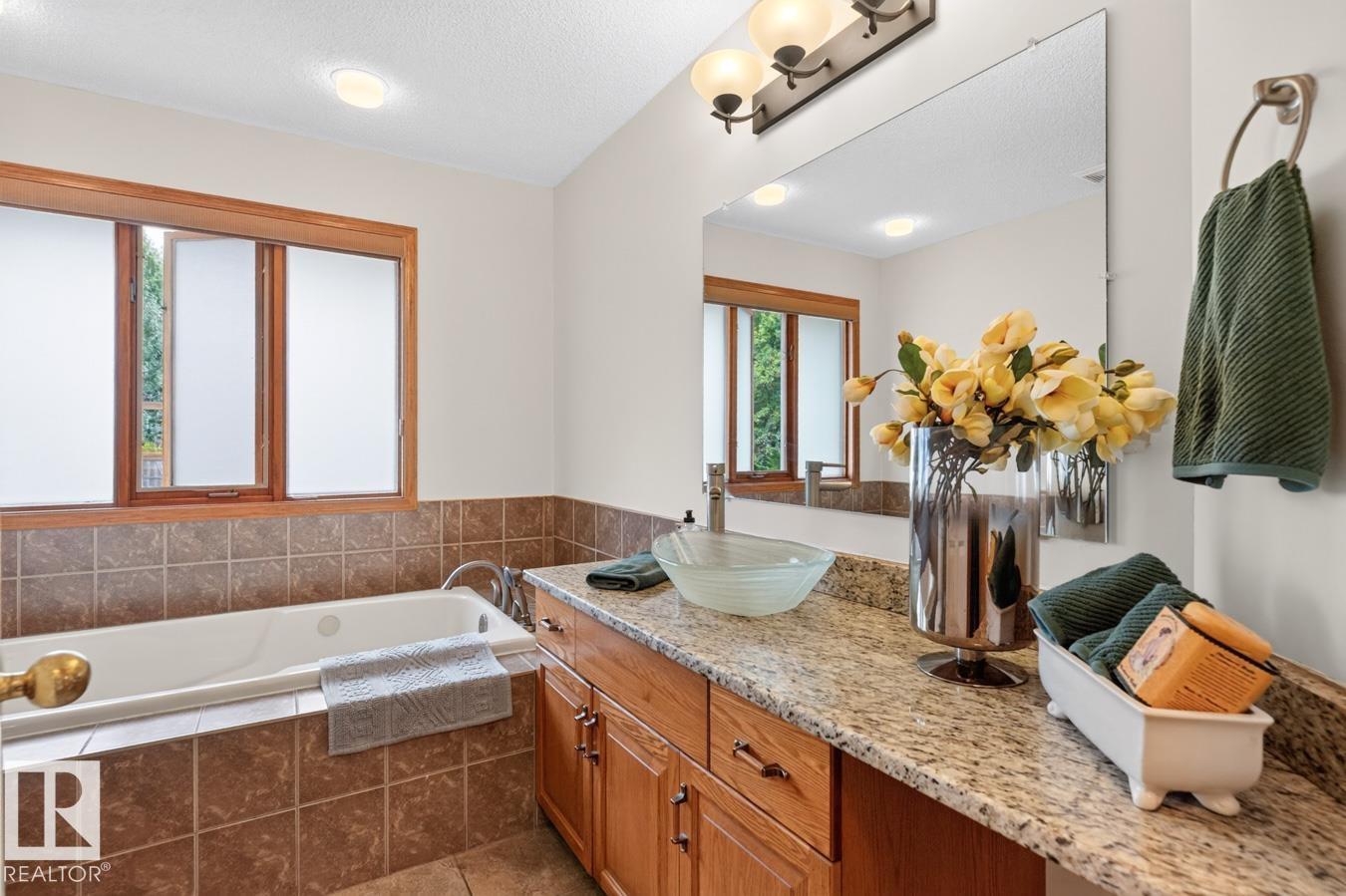 14 NEWPORT DR - 26