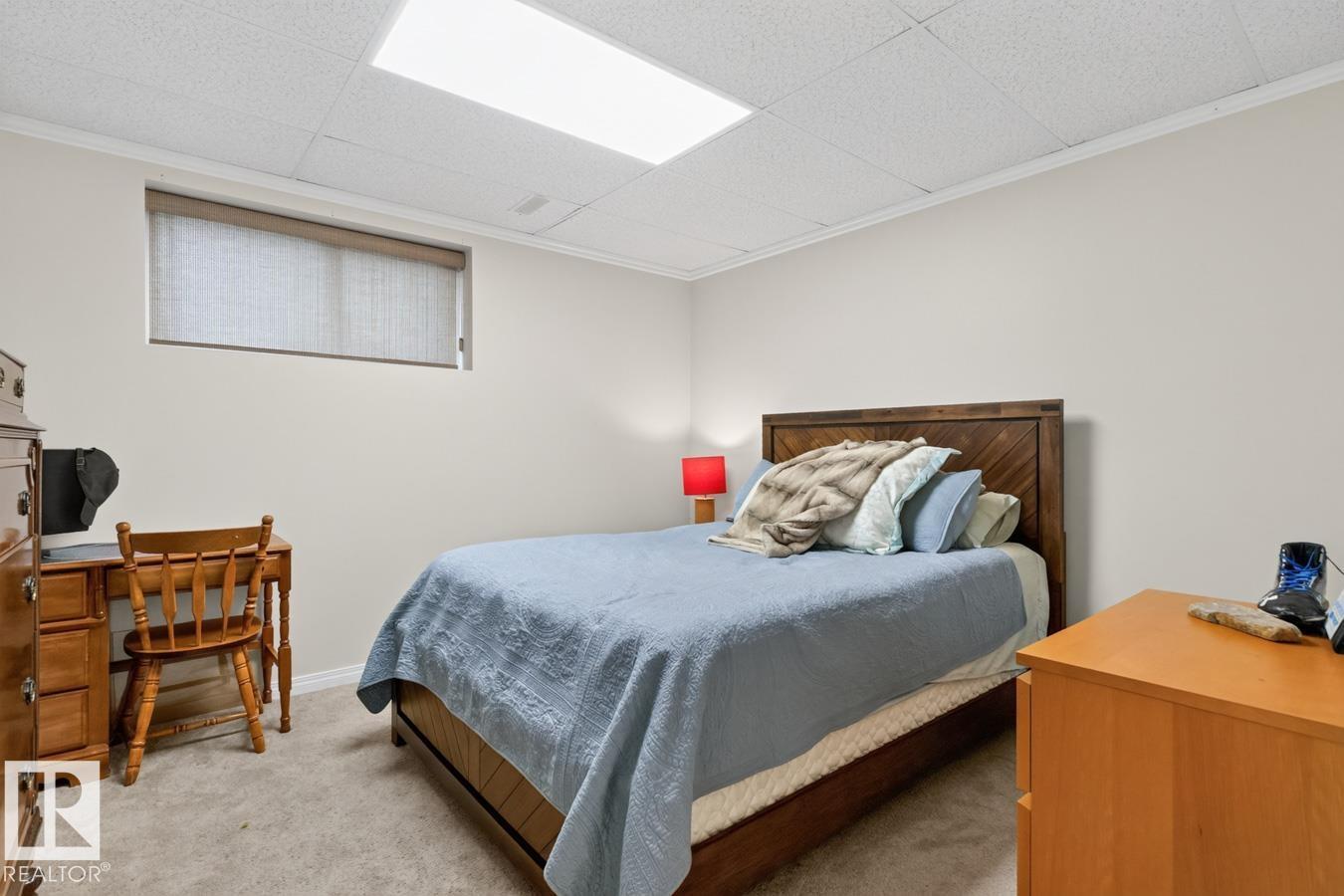 14 NEWPORT DR - 36