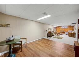 10715 50 St Nw, Edmonton, AB T6A2E3 Photo 27