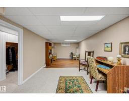 10715 50 St Nw, Edmonton, AB T6A2E3 Photo 9