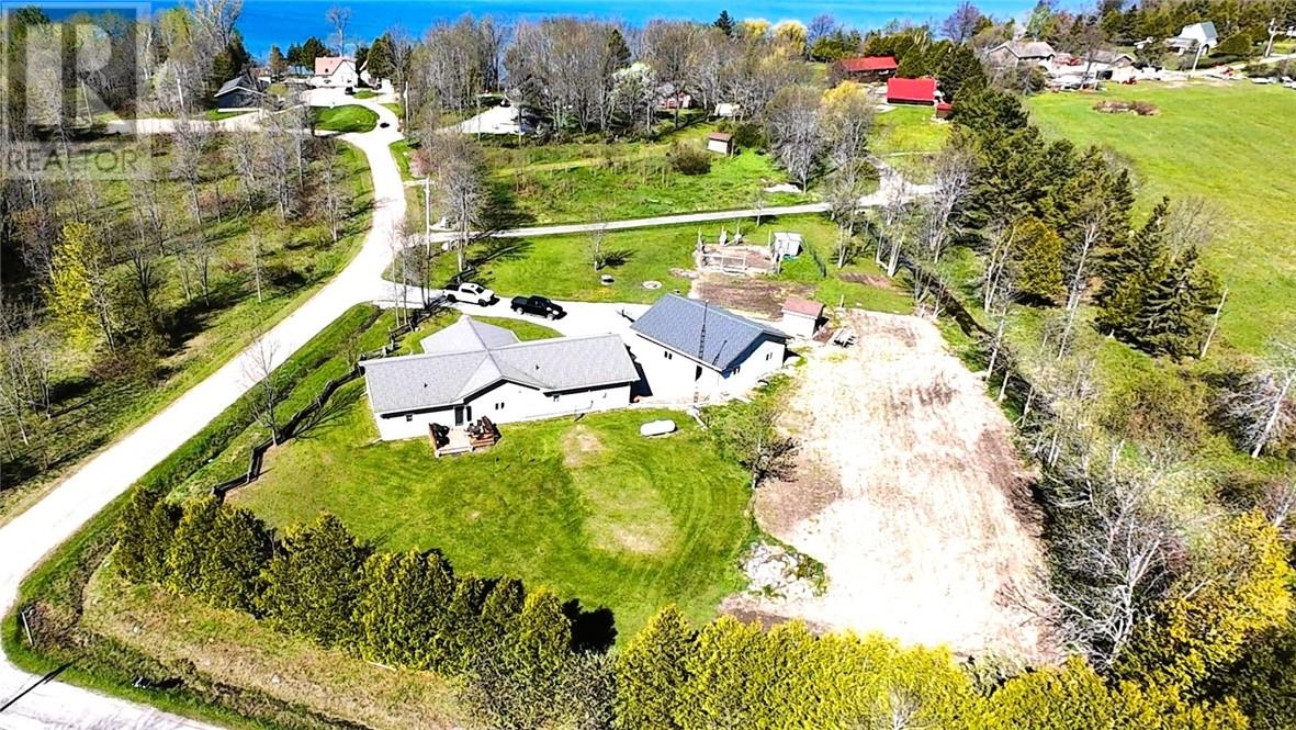 14 Maplewood Trail - Image 25