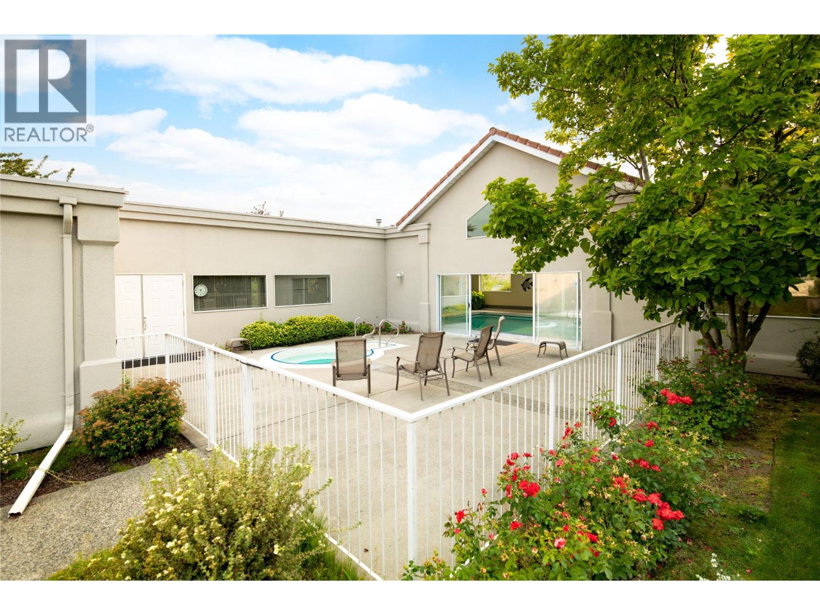 305 650 Lexington Drive, Kelowna