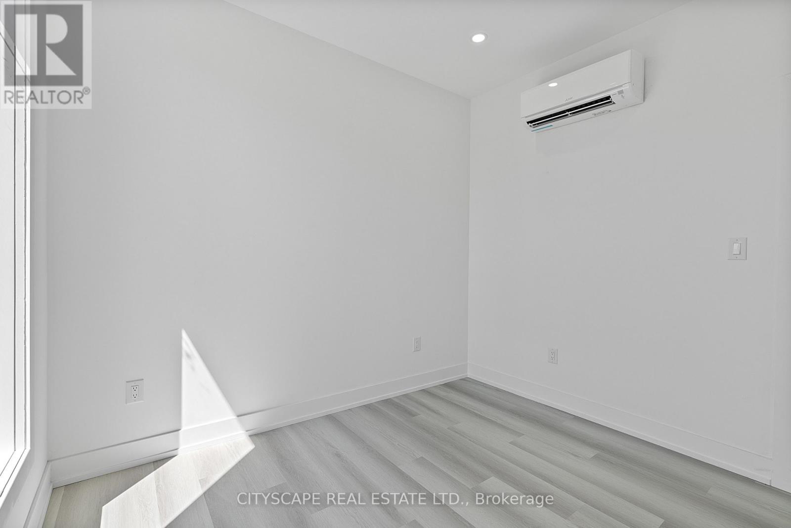 UPPER #4 - 589 OAKWOOD AVENUE, Toronto (Oakwood Village) — photo 9