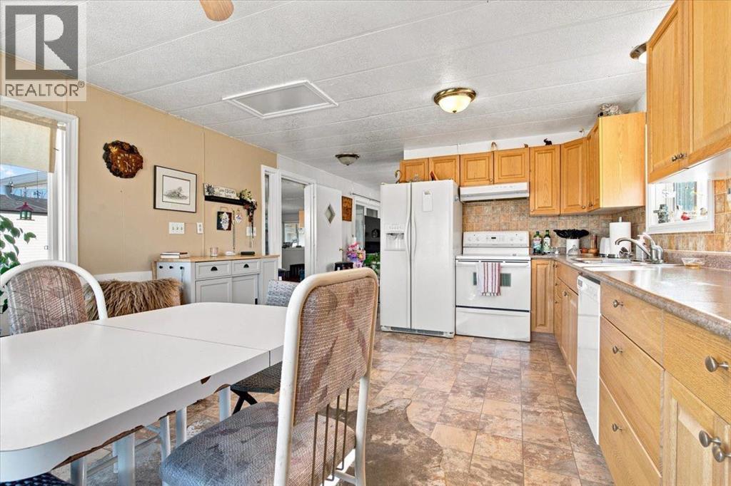 10203 99 Avenue - 7