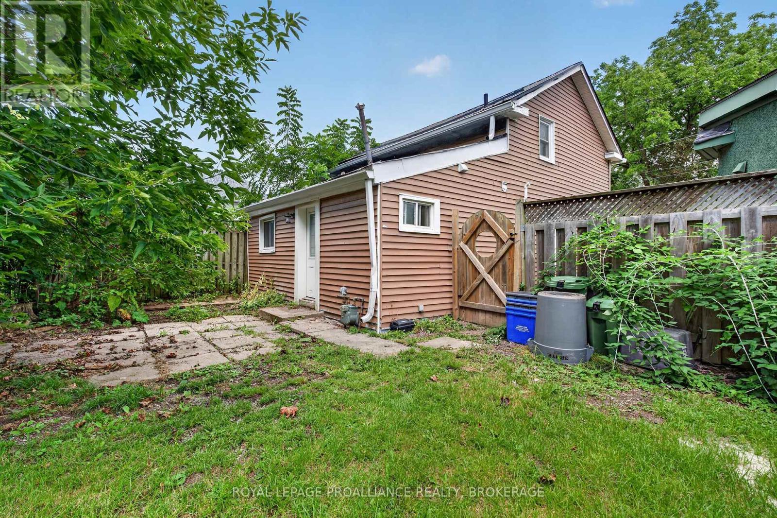 196 YORK STREET - 21