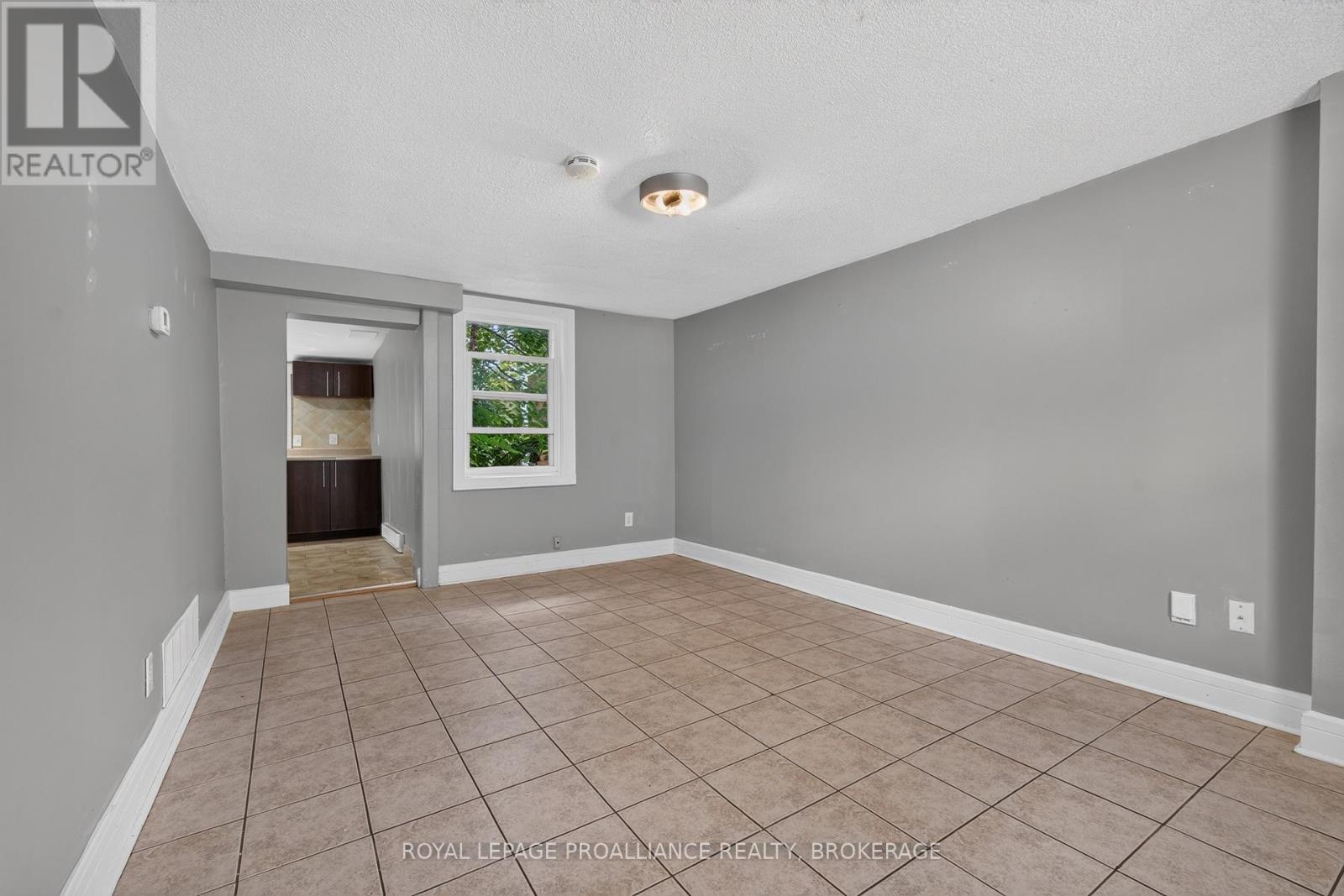 196 YORK STREET - 3