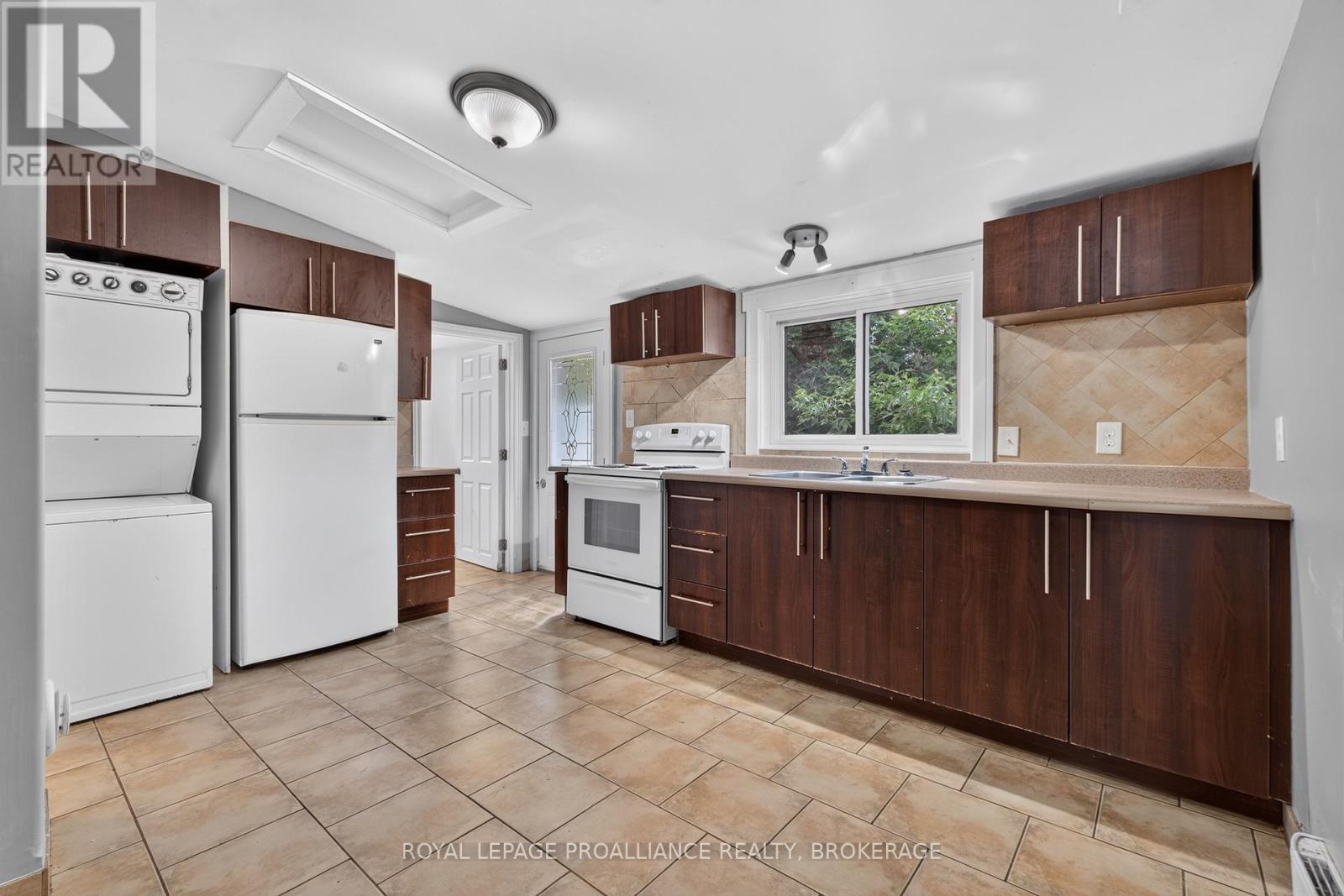 196 YORK STREET - 5