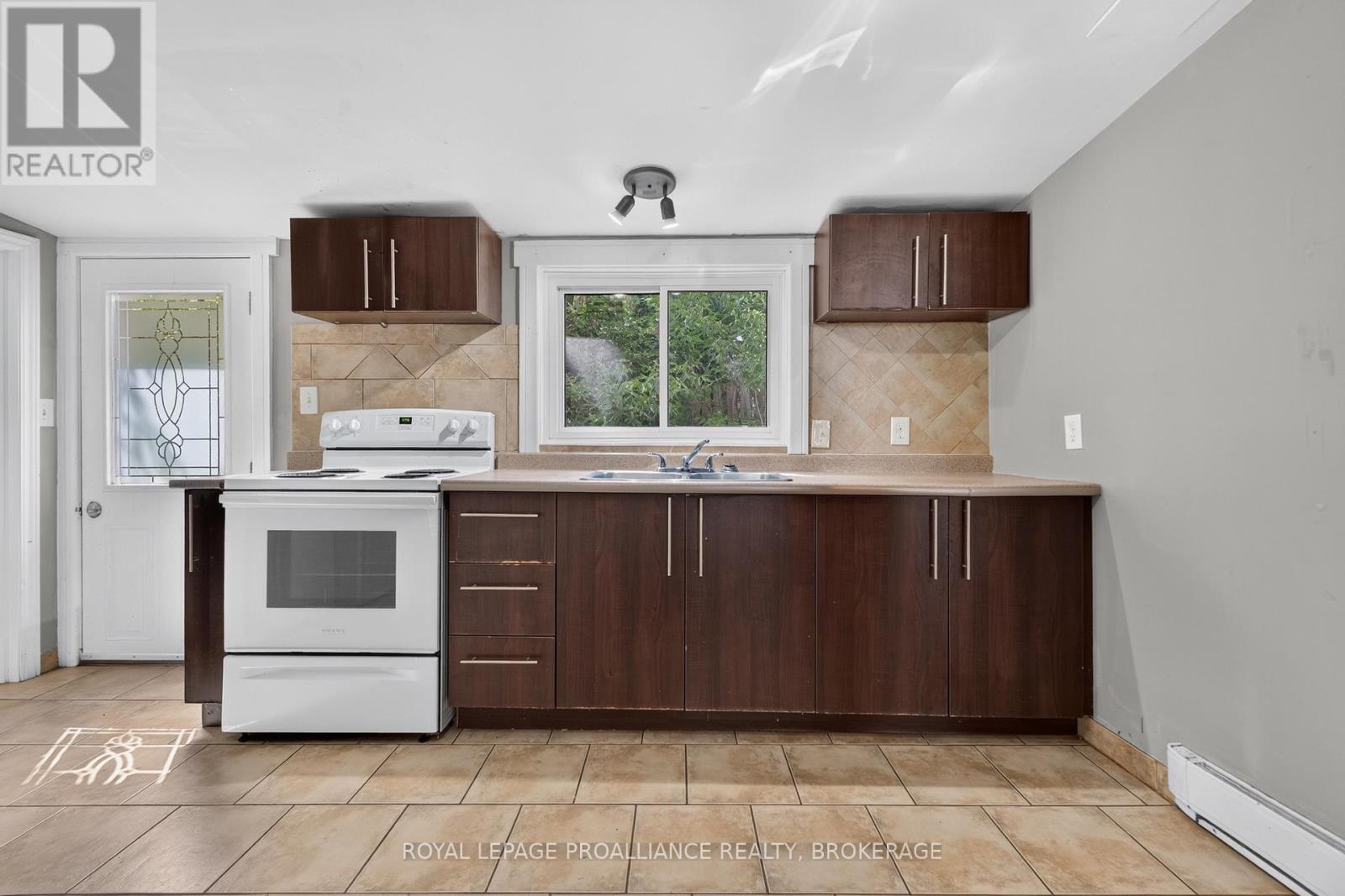196 YORK STREET - 6