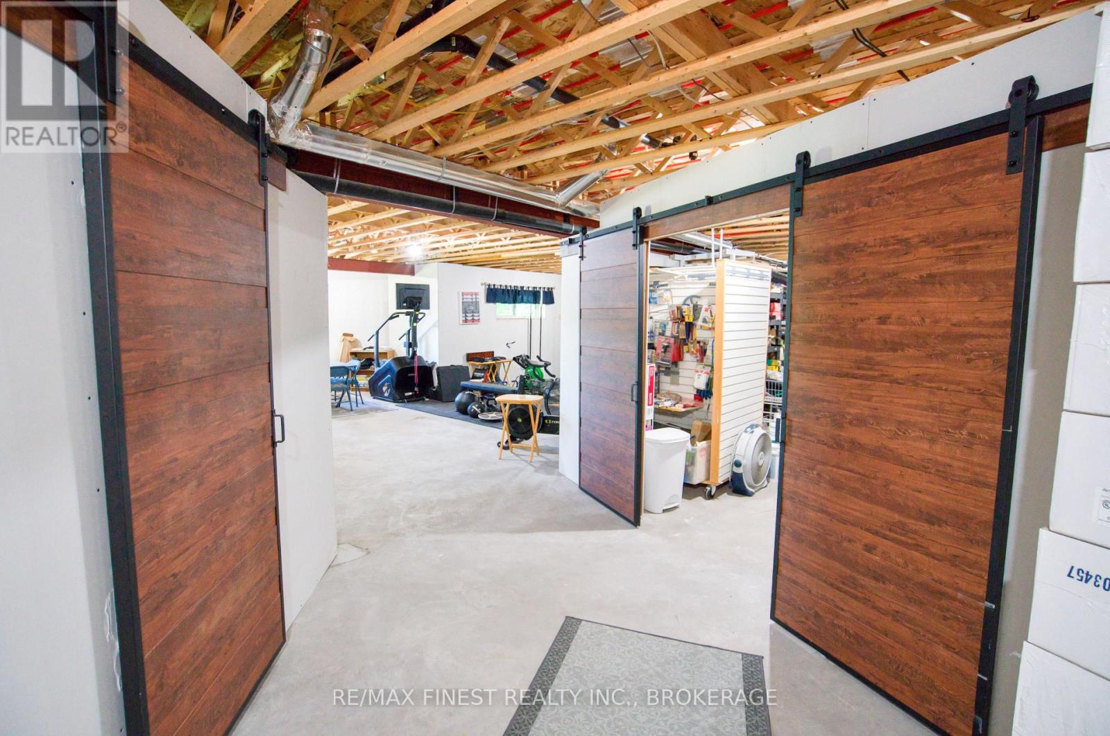 1252 CLEMENT ROAD - Image 32