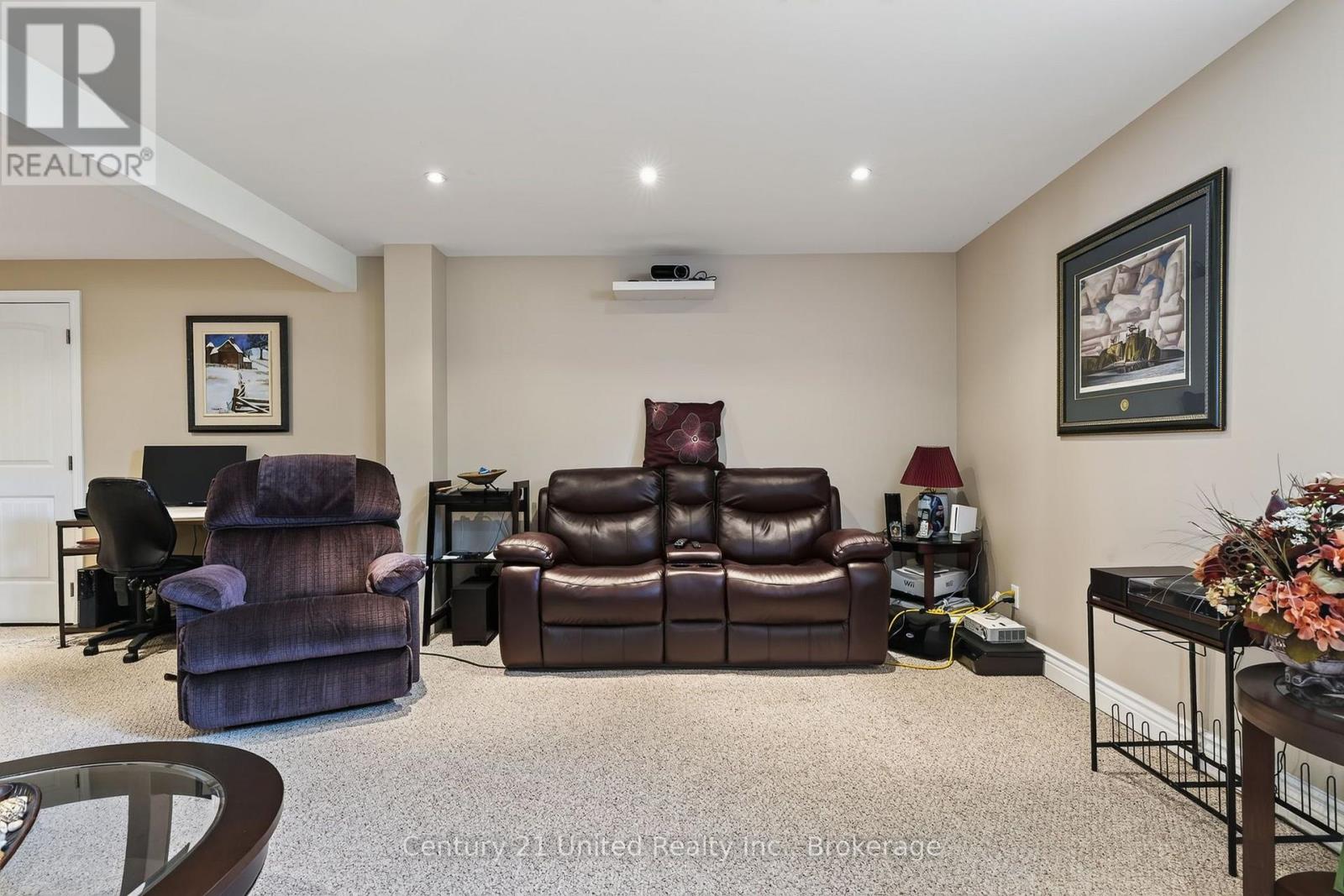65 DIVISION STREET - Image 33