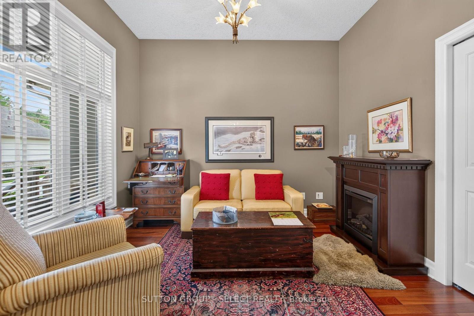 #32 124 NORTH CENTRE ROAD - 5