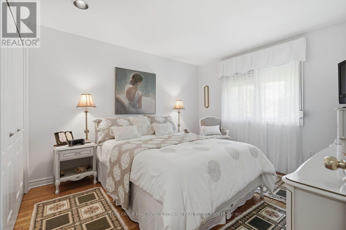 80 CARNEGIE LANE - Image 32