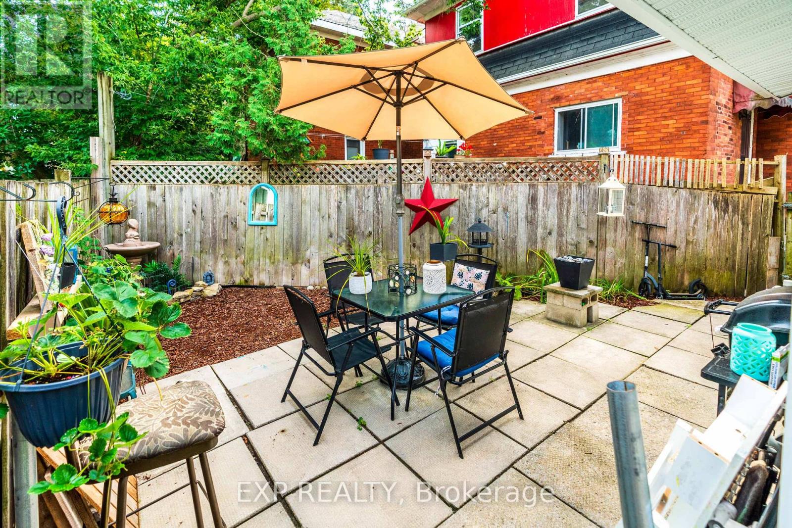 119 BECKWITH STREET N - 2