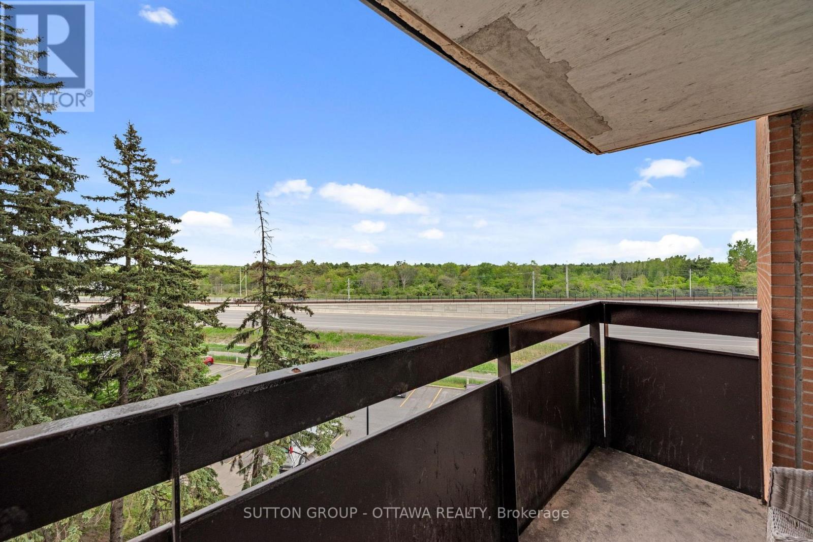 3 Bed, 2 Bath Apartment for Sale in Ottawa – 516 – 2000 JASMINE CRESCENT, Ottawa – MLS# X13753938 - Image 12