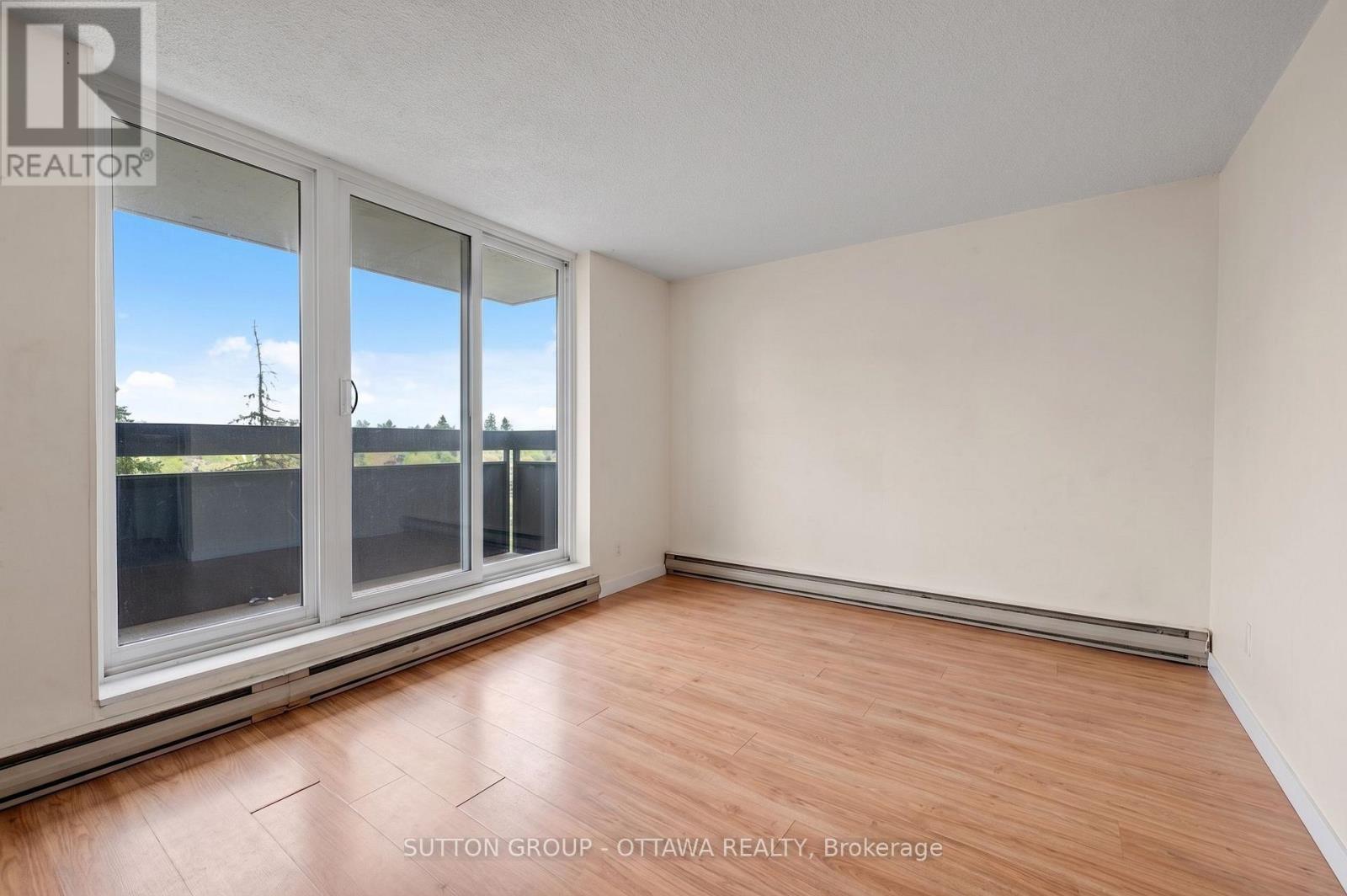 Living area, south exposure